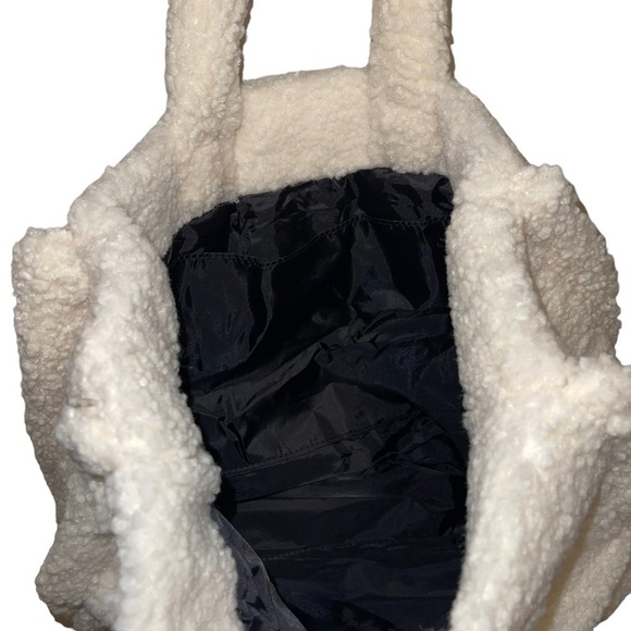 NWT Victoria's Secret Sherpa Toe - Picture 4 of 5